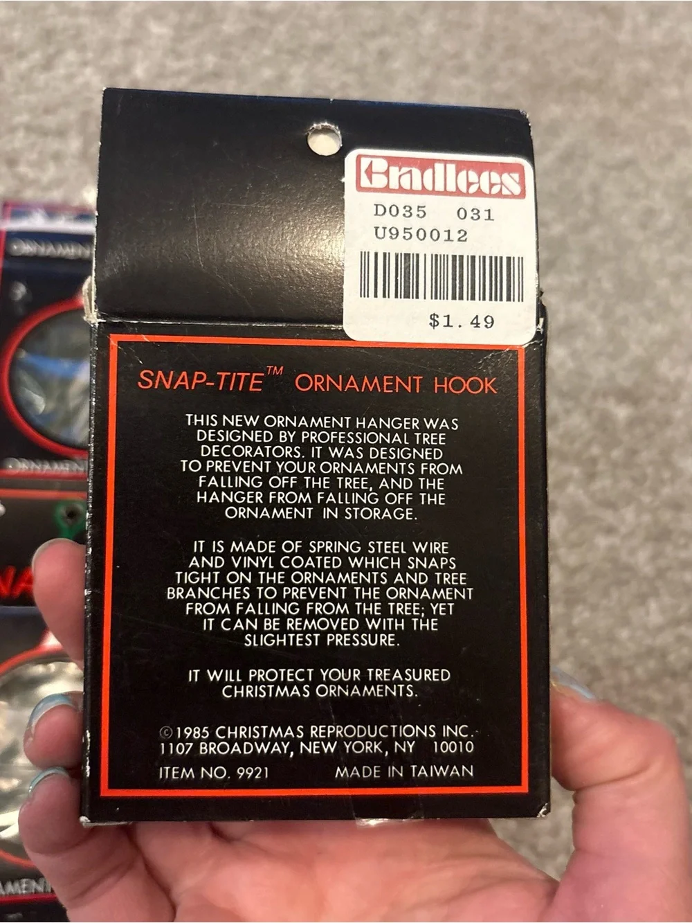 Vintage Snap Tite Ornament Hangers – Green and Black Packaging NEW